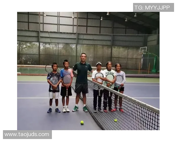 西安网球队成长之路：追寻梦想与拼搏的网球纪实故事